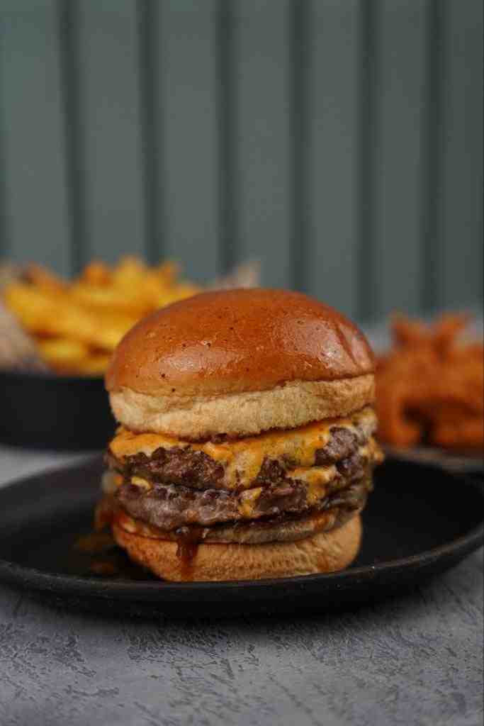 DOUBLE CHEESEBURGER