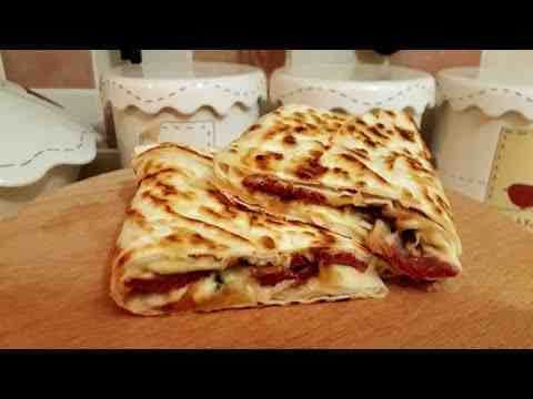 Yumurtalı-Kaşarlı-Sucuklu Gözleme&nbsp;