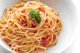 Pasta with tomato souce