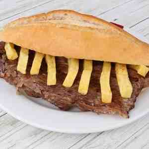 Büyük Yarım Ekmek Arası Et Döner