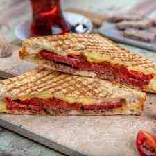 Sucuklu-Kaşarlı Tost&nbsp;&nbsp;(Sand. Ekm.)