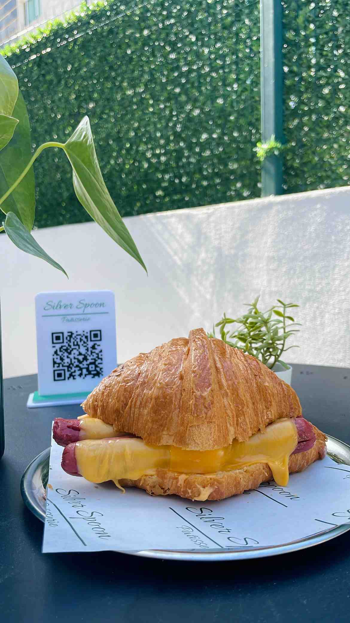 Cro-Dog With Chilly Mayo<br>