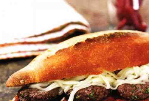 Ekmek Arası Kaşarlı Köfte