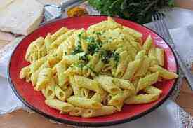 Köri Soslu Tavuklu Penne