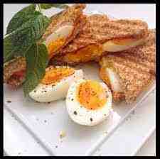 Haşlanmış Yumurtalı Tost